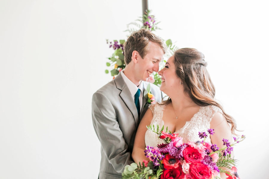 A Colorful Modern Elegant Charlotte Wedding via TheELD.com