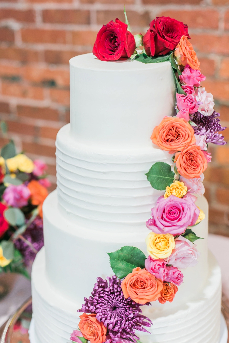 A Colorful Modern Elegant Charlotte Wedding via TheELD.com