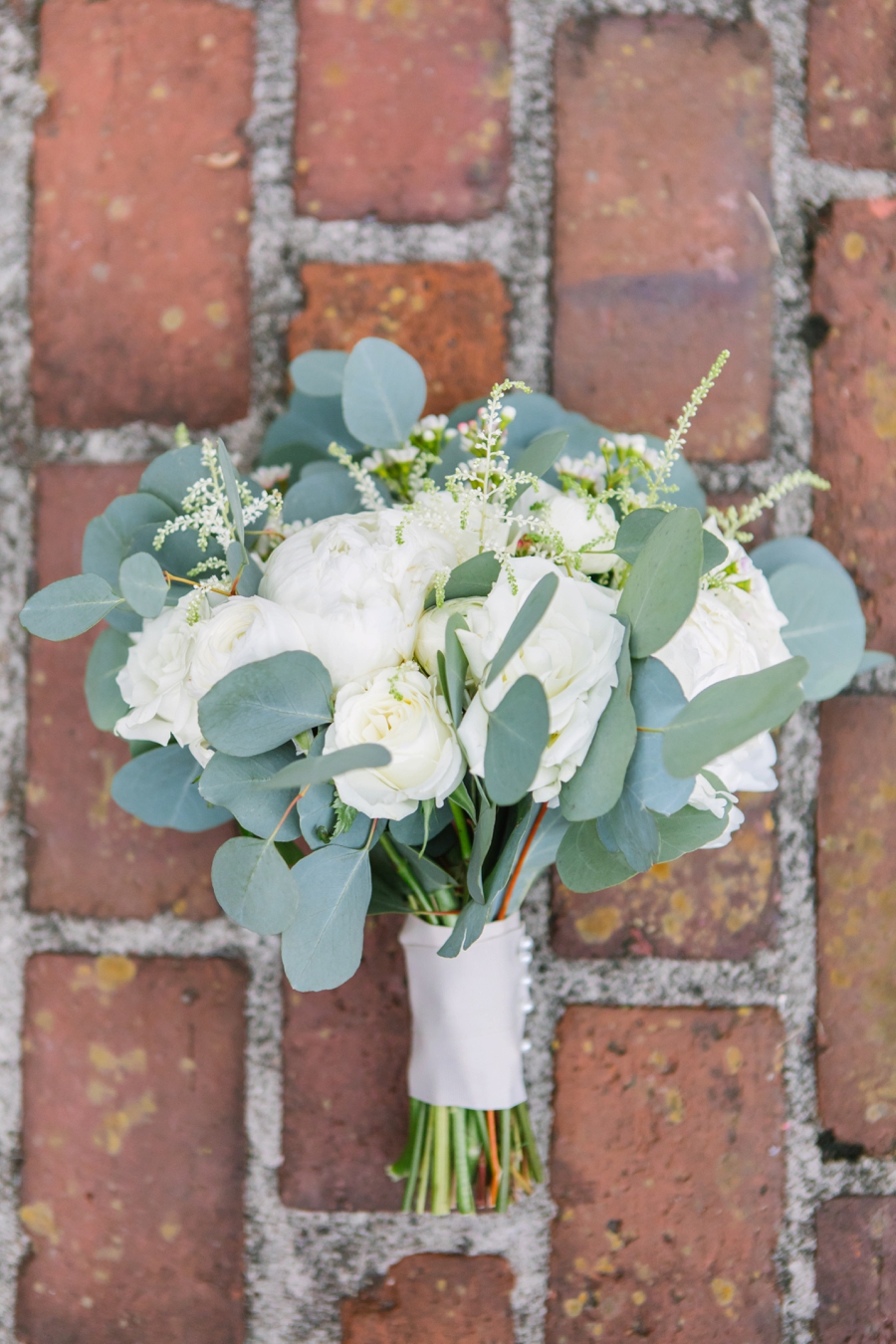 A Navy Garden Inspired Winter Park Wedding via TheELD.com