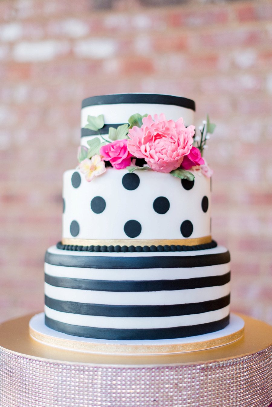 Colorful & Modern Kate Spade Inspired Wedding Ideas via TheELD.com