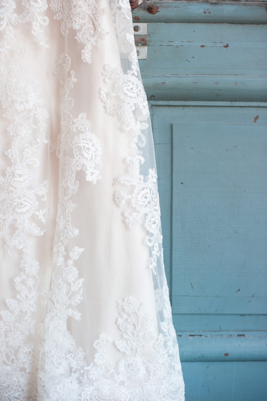 A Romantic Pink South Carolina Wedding via TheELD.com