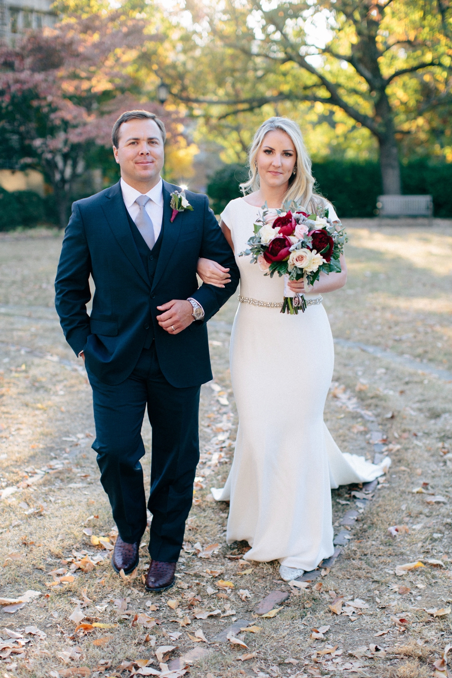 A Timeless Red & White Nashville Wedding via TheELD.com