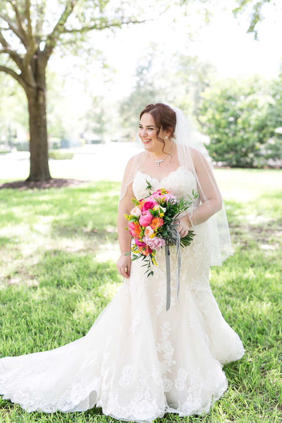 A Colorful & Chic Central Florida Wedding via TheELD.com