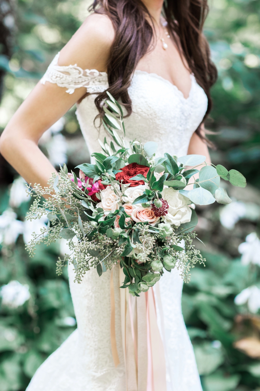 Classic Garden Inspired Wedding In Virginia via TheELD.com