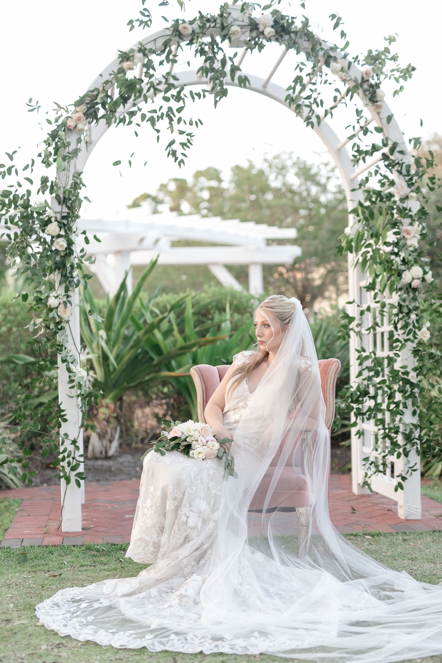 A Modern, Garden Inspired Wedding Design via TheELD.com