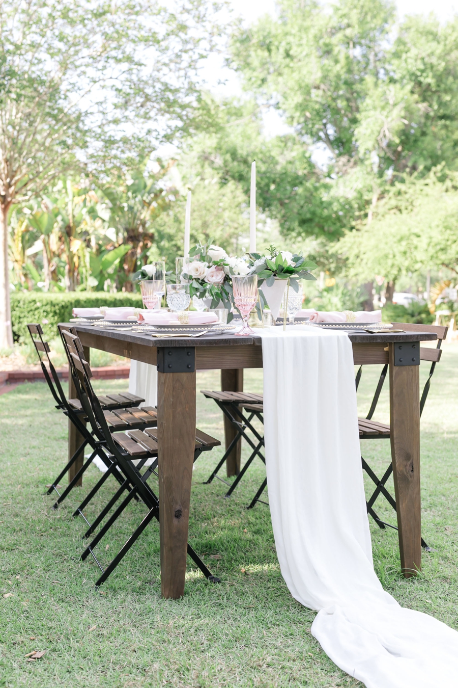 A Modern, Garden Inspired Wedding Design via TheELD.com