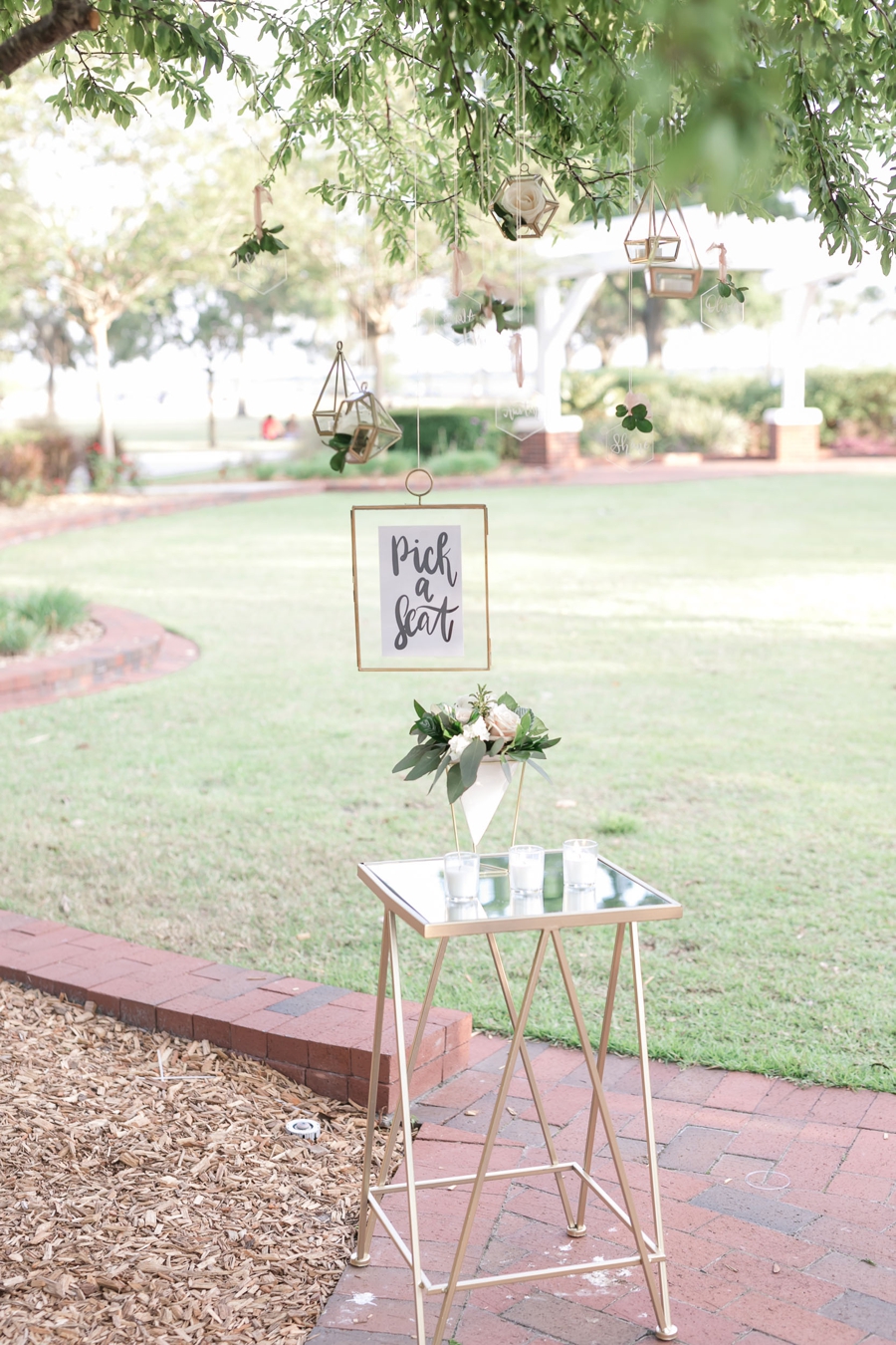 A Modern, Garden Inspired Wedding Design via TheELD.com