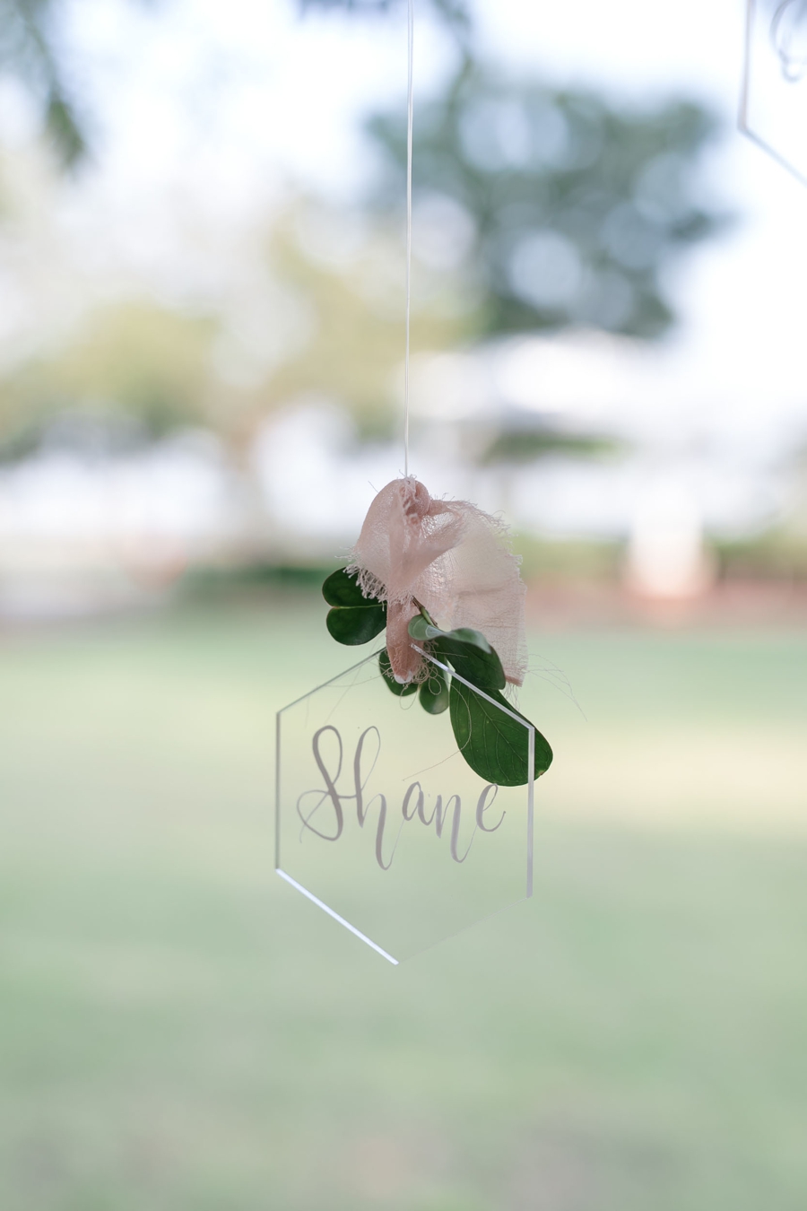 A Modern, Garden Inspired Wedding Design via TheELD.com