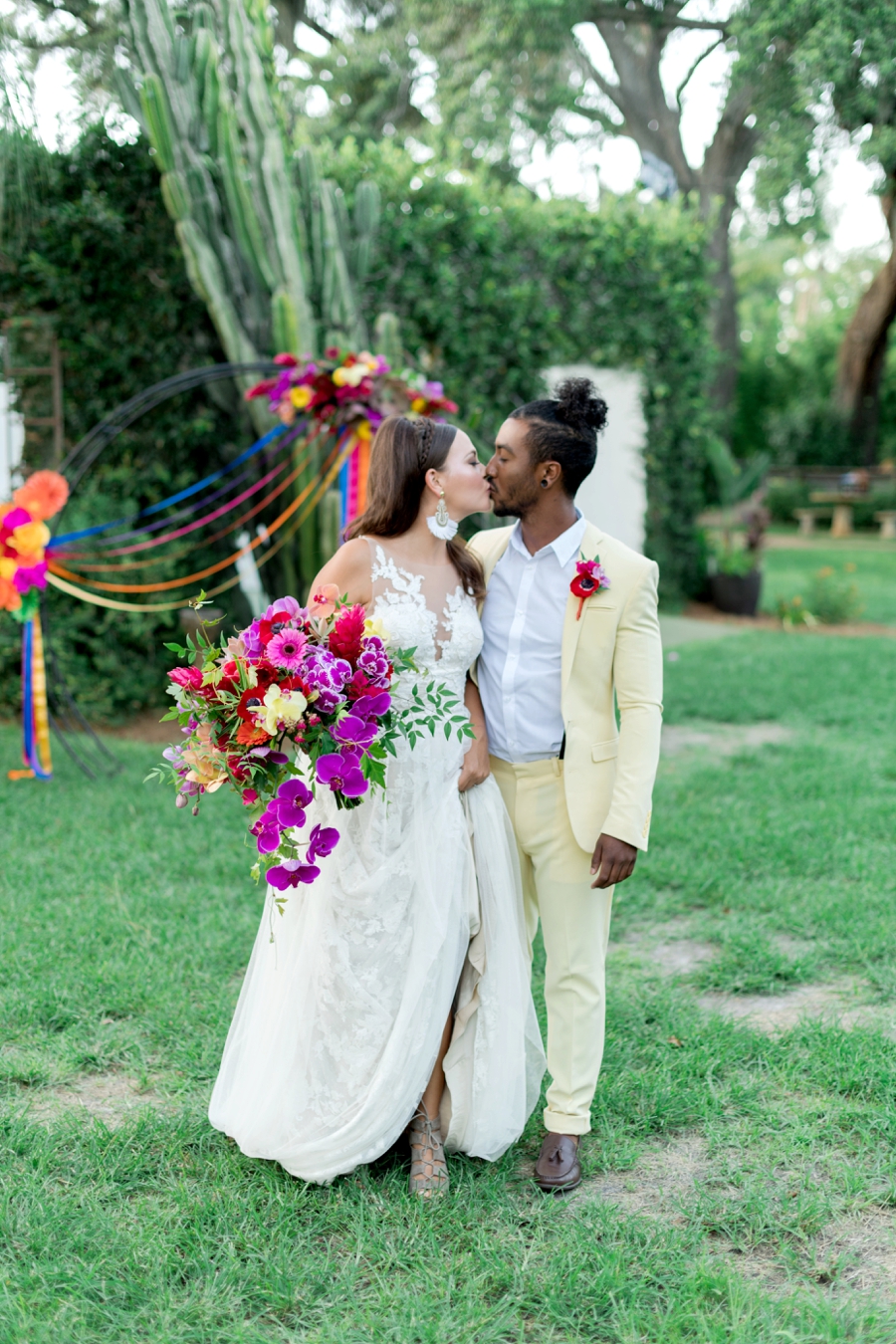 Colorful Wedding Ideas Inspired By Mexico via TheELD.com