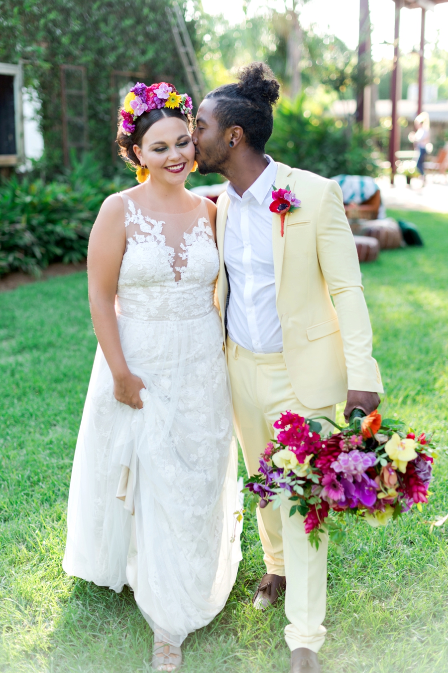 Colorful Wedding Ideas Inspired By Mexico via TheELD.com