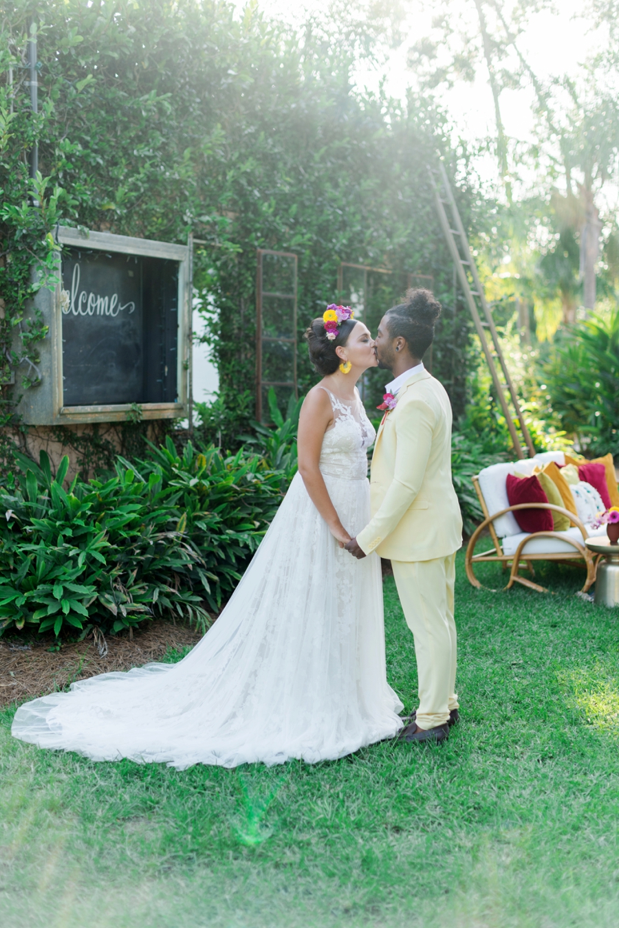 Colorful Wedding Ideas Inspired By Mexico via TheELD.com