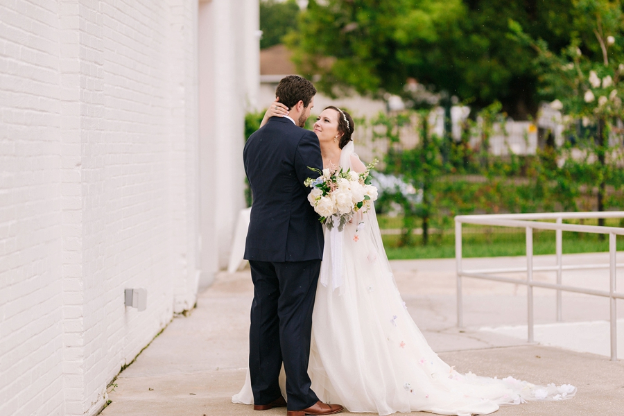 A Southern Garden Inspired Wedding In Central Florida via TheELD.com