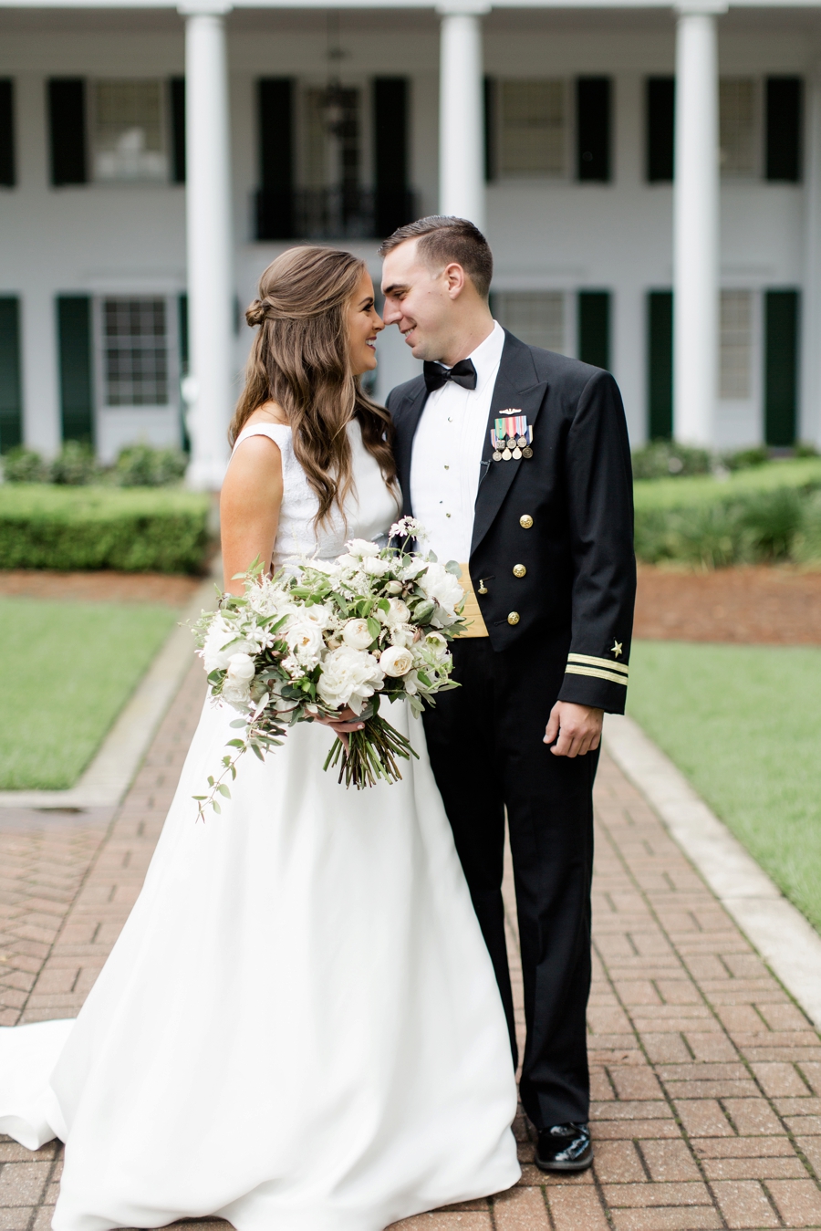 An Elegant Jacksonville Wedding via TheELD.com