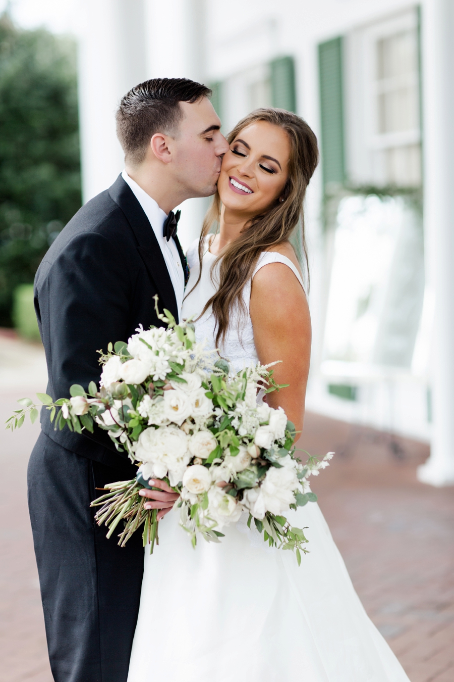 An Elegant Jacksonville Wedding via TheELD.com