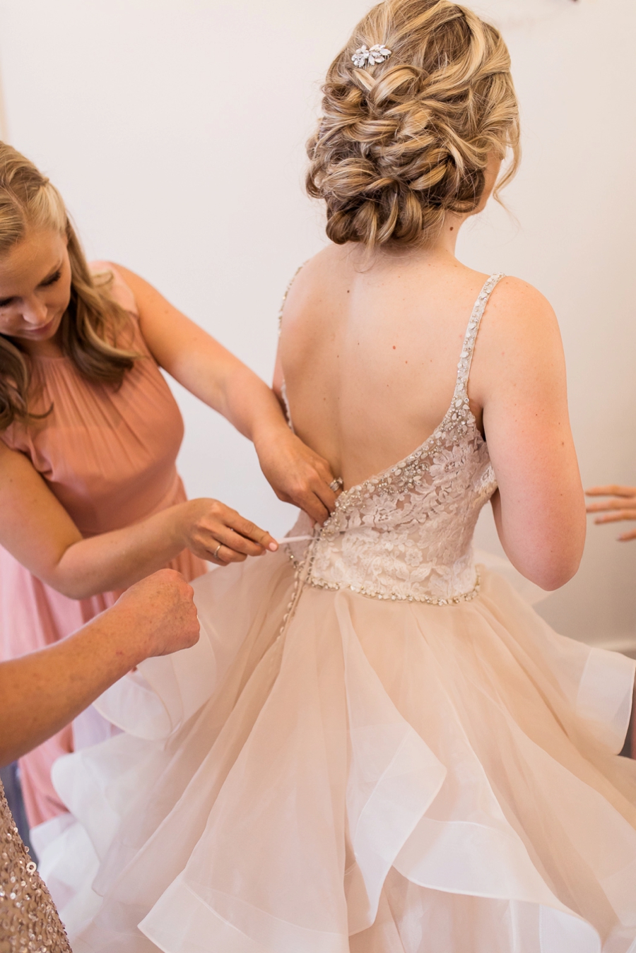 Blush & Peach Colorado Ranch Wedding via TheELD.com