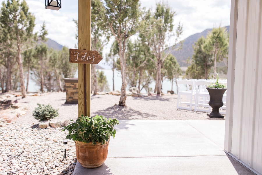 Blush & Peach Colorado Ranch Wedding via TheELD.com