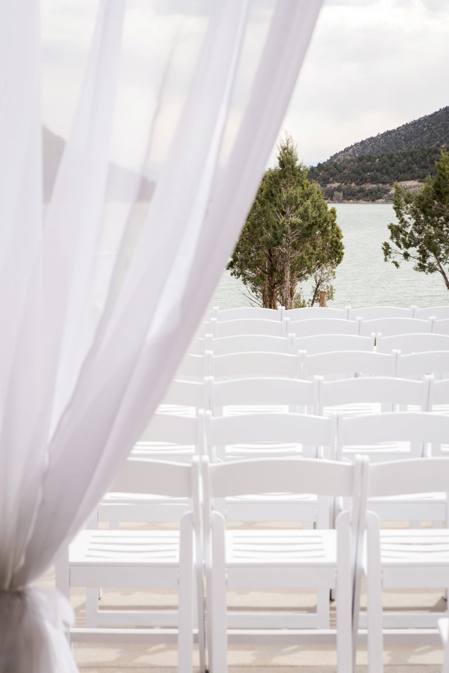 Blush & Peach Colorado Ranch Wedding via TheELD.com