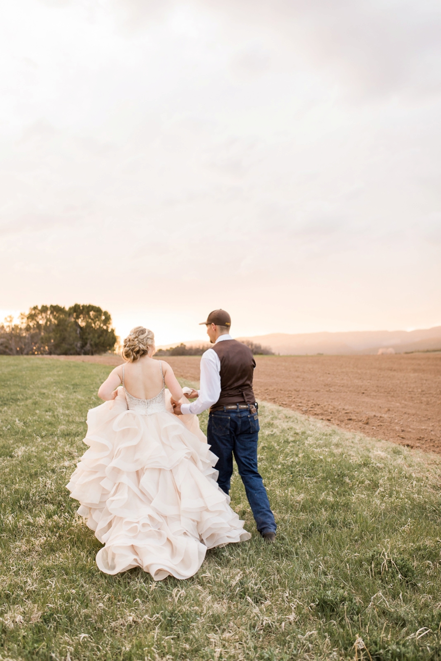 Blush & Peach Colorado Ranch Wedding via TheELD.com