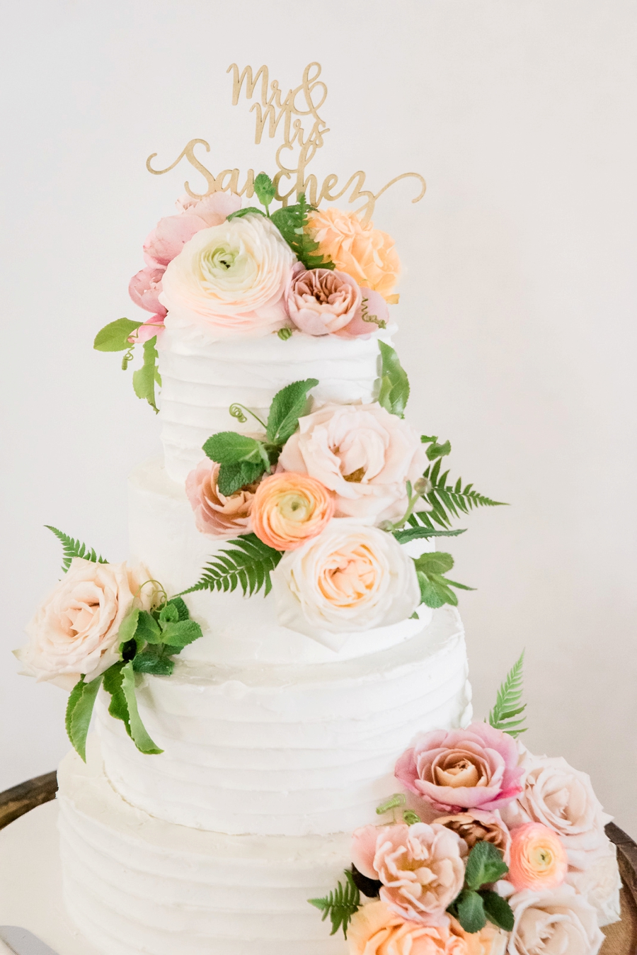 Blush & Peach Colorado Ranch Wedding via TheELD.com