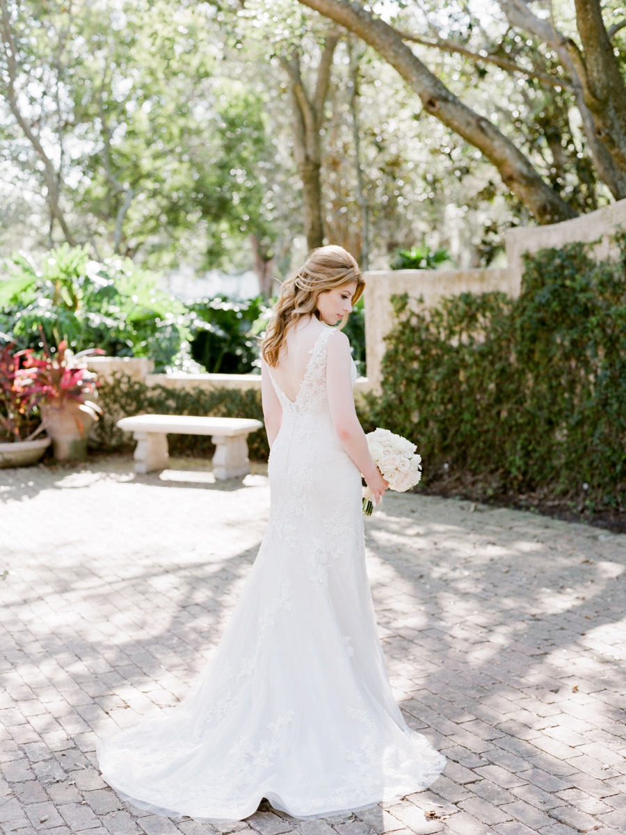 Romantic Pink & White Florida Wedding via TheELD.com