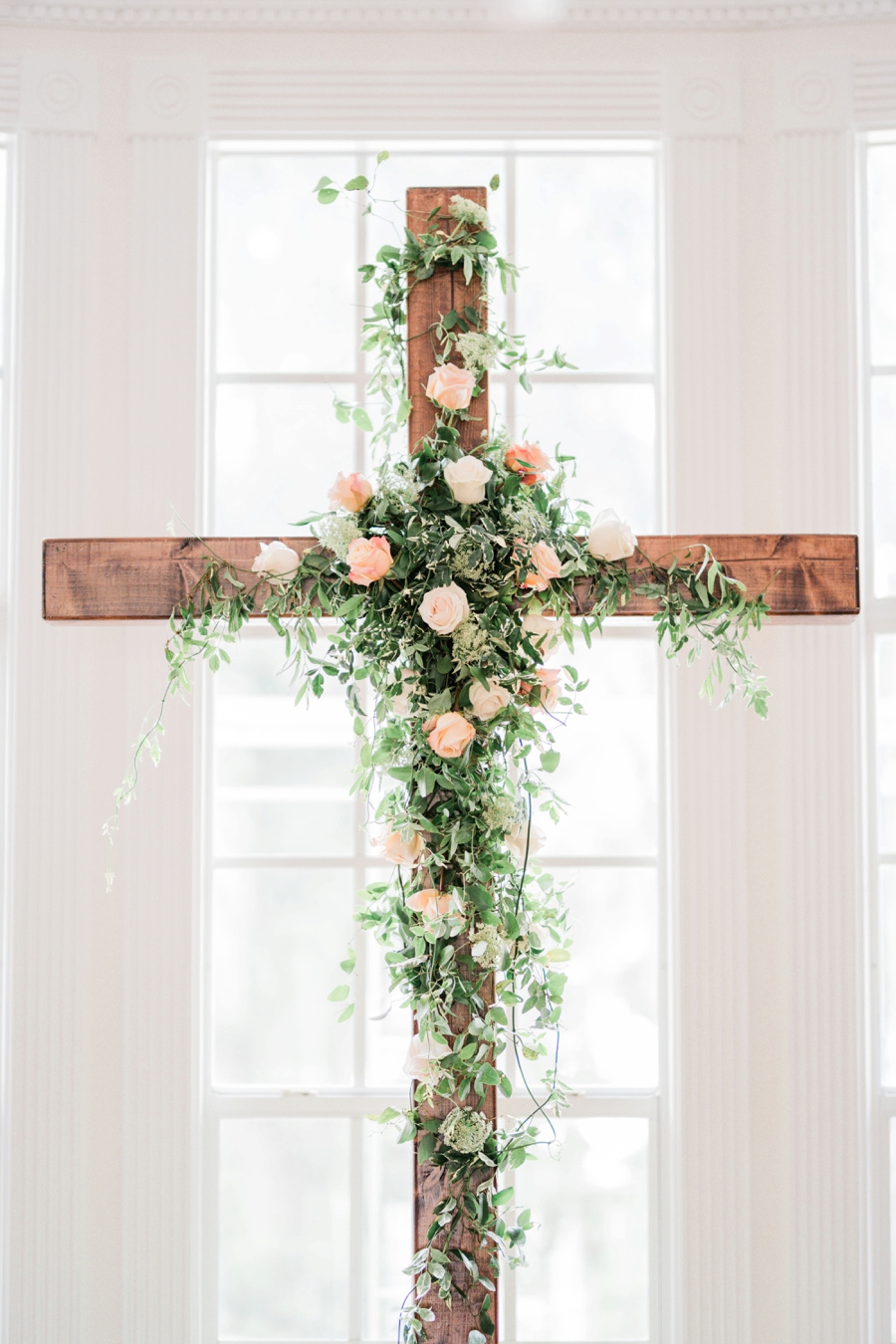 Timeless & Romantic Peach Wedding Ideas via TheELD.com