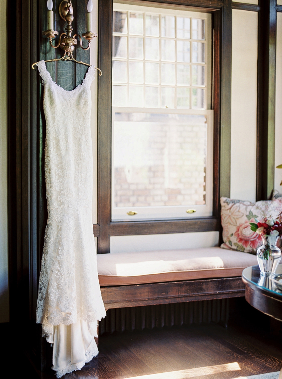 A Classic & Romantic Birmingham Wedding via TheELD.com