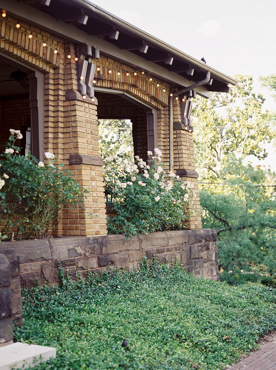 A Classic & Romantic Birmingham Wedding via TheELD.com