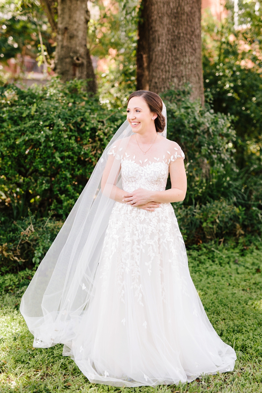 A Romantic Blush & Blue Tampa Wedding via TheELD.com