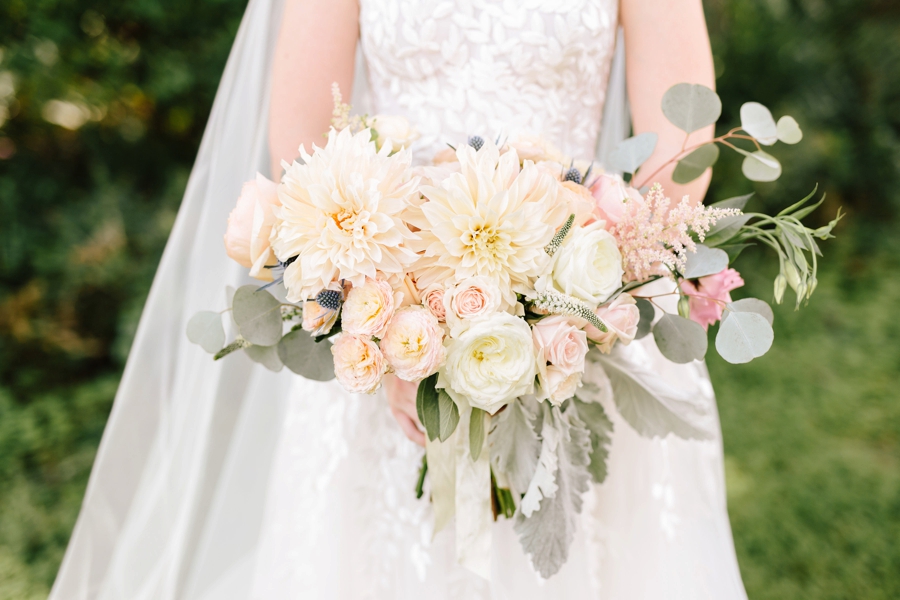 A Romantic Blush & Blue Tampa Wedding via TheELD.com