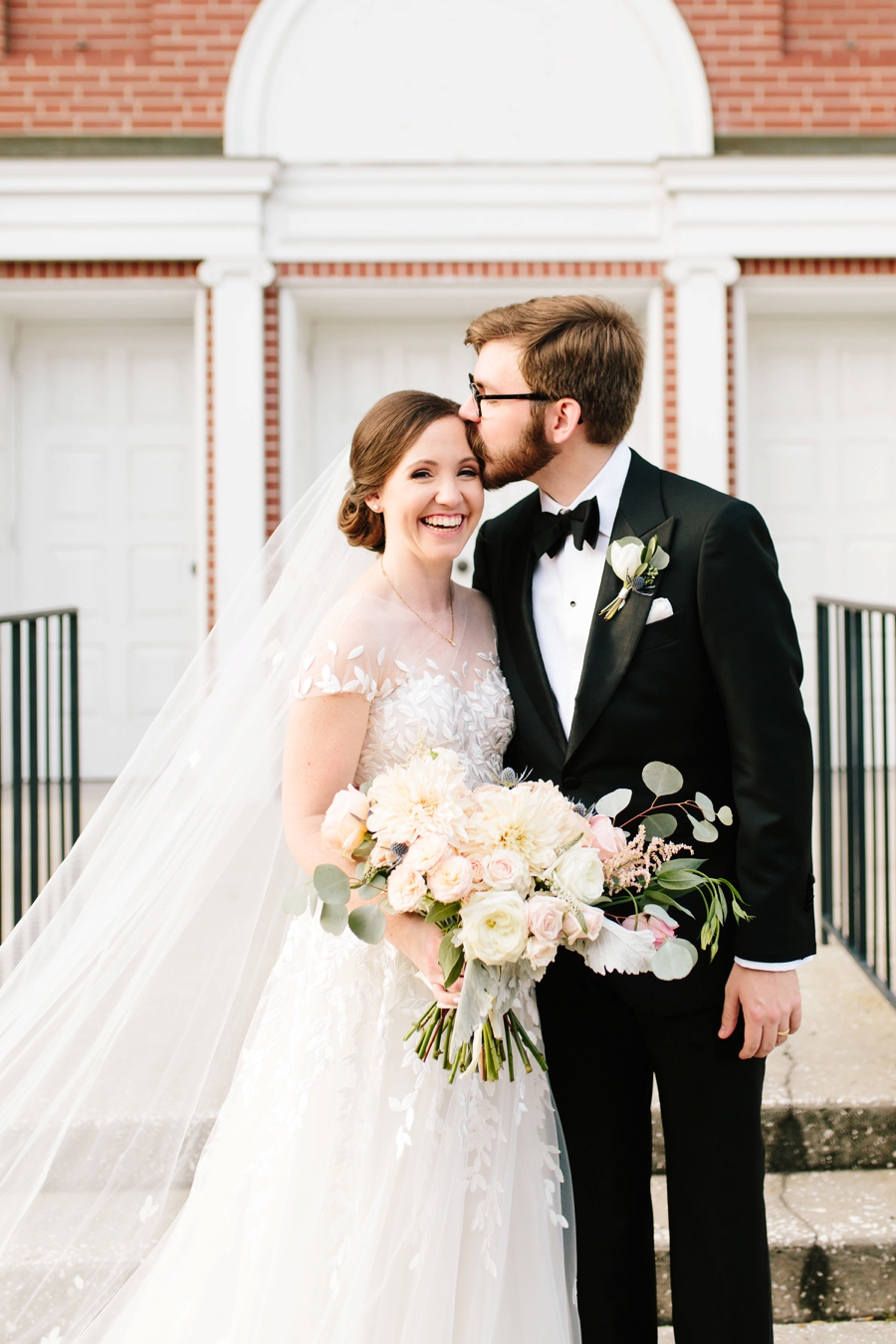 A Romantic Blush & Blue Tampa Wedding via TheELD.com