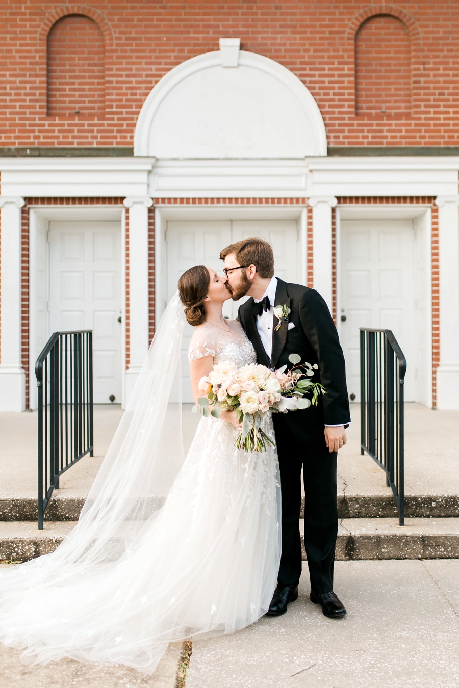 A Romantic Blush & Blue Tampa Wedding via TheELD.com