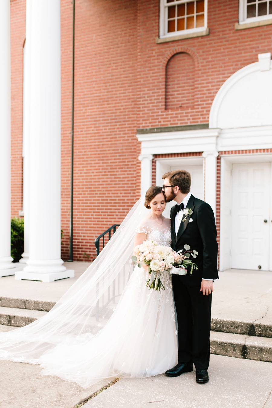 A Romantic Blush & Blue Tampa Wedding via TheELD.com