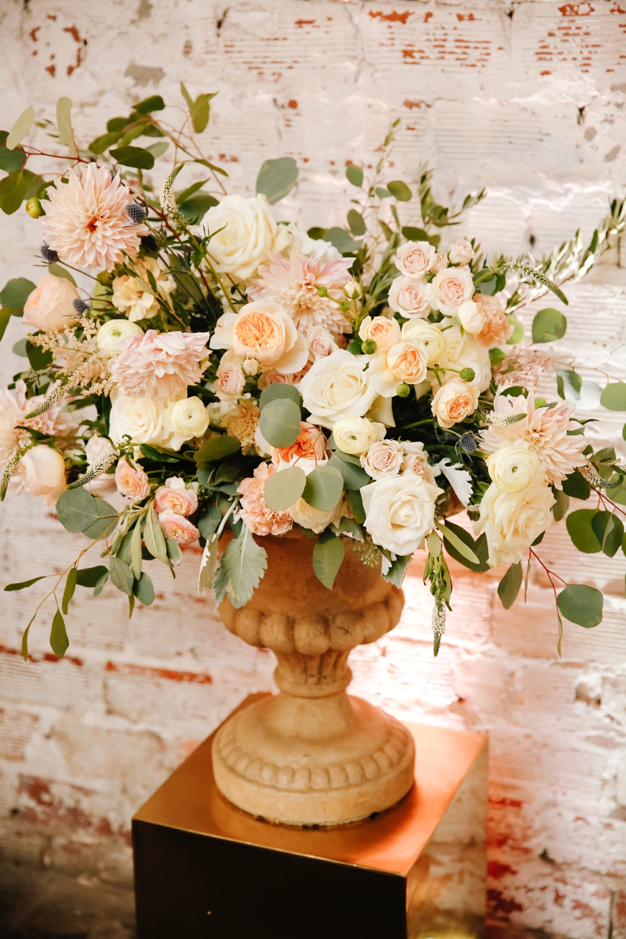 A Romantic Blush & Blue Tampa Wedding via TheELD.com