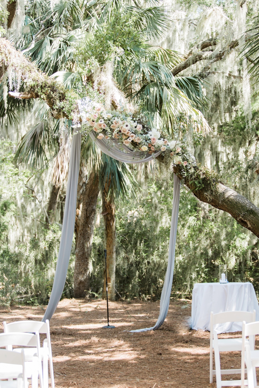 A Romantic Amelia Island Wedding via TheELD.com