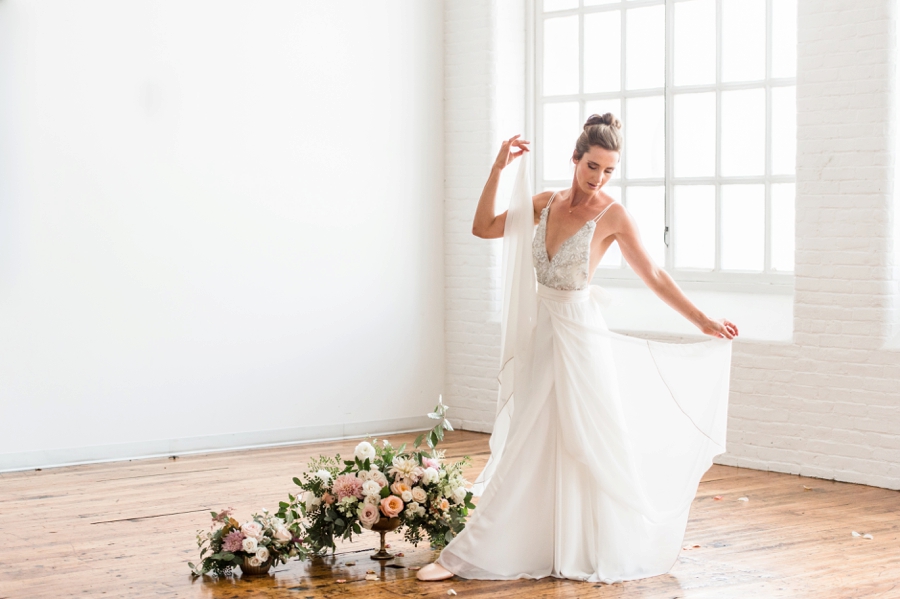 Soft & Elegant Ballet Inspired Wedding Ideas via TheELD.com