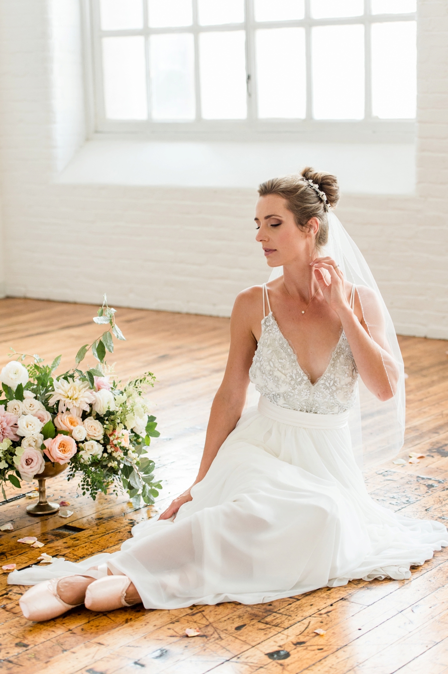 Soft & Elegant Ballet Inspired Wedding Ideas via TheELD.com