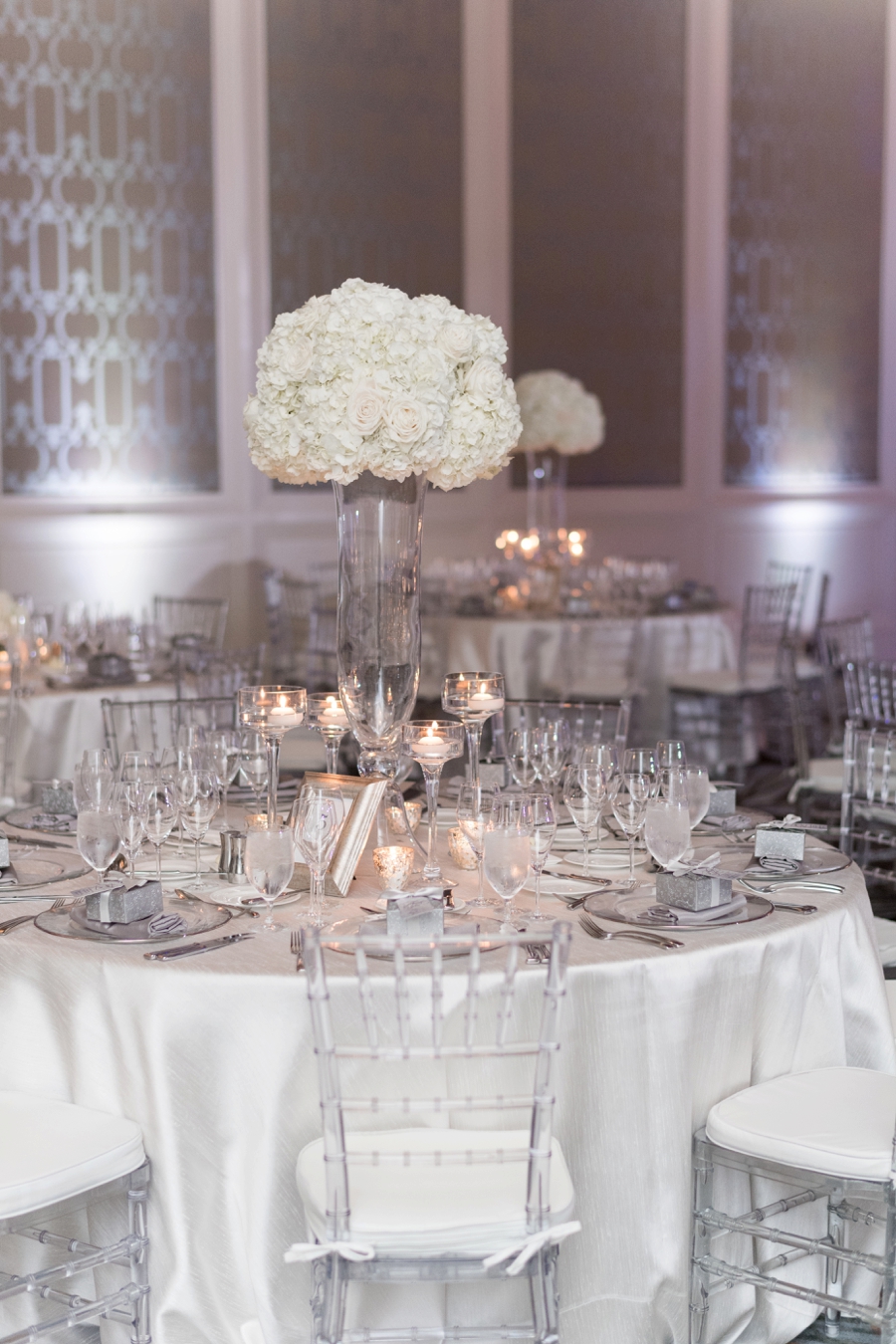 A Glamorous French Blue & White Wedding via TheELD.com