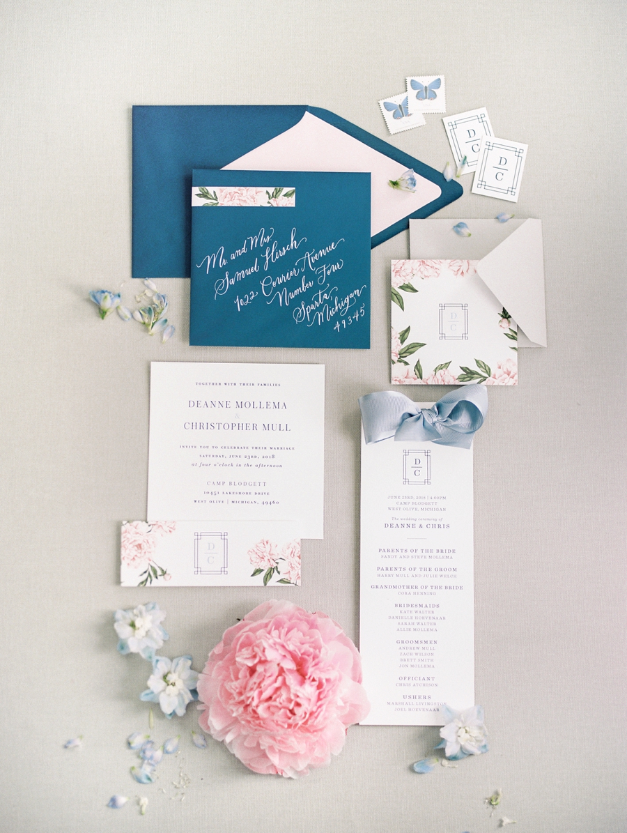 A Sophisticated Michigan Lakeside Wedding via TheELD.com