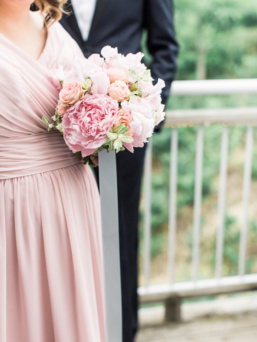 A Sophisticated Michigan Lakeside Wedding via TheELD.com