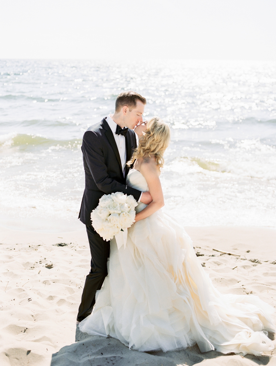 A Sophisticated Michigan Lakeside Wedding via TheELD.com