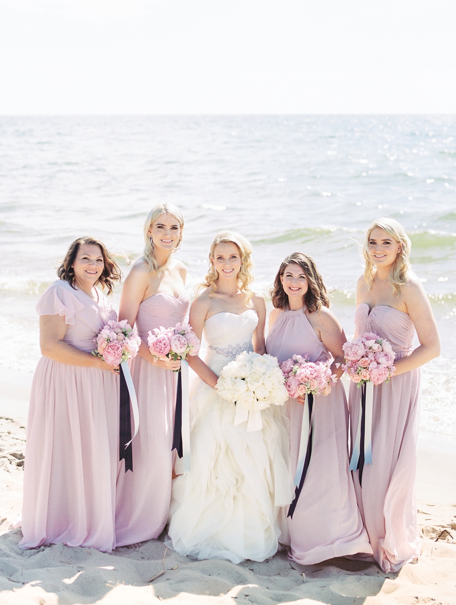 A Sophisticated Michigan Lakeside Wedding via TheELD.com