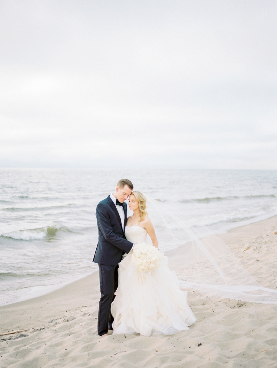 A Sophisticated Michigan Lakeside Wedding via TheELD.com