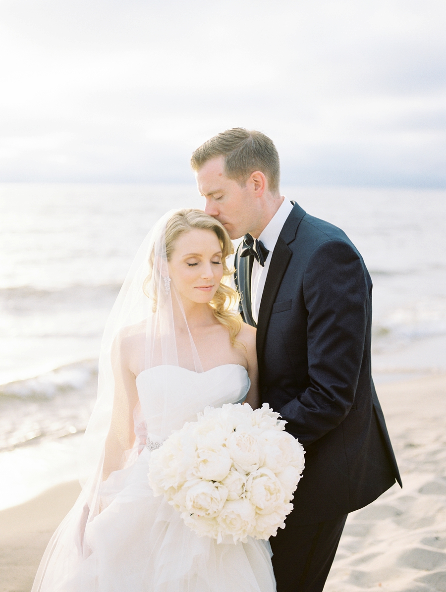 A Sophisticated Michigan Lakeside Wedding via TheELD.com