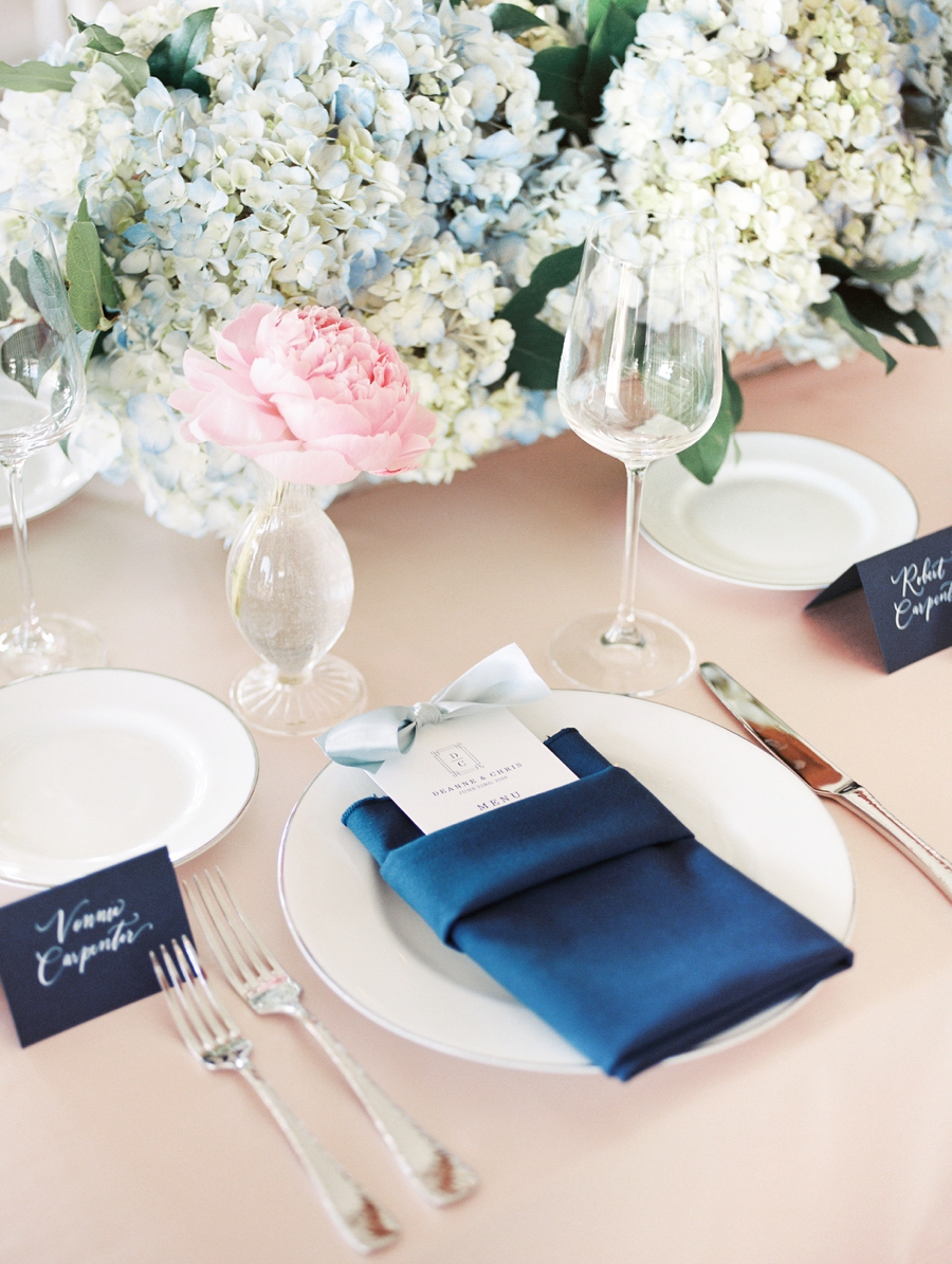 A Sophisticated Michigan Lakeside Wedding via TheELD.com