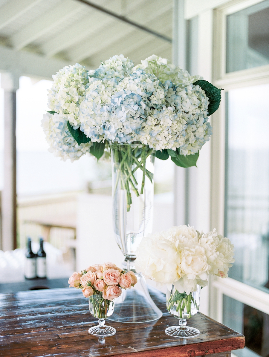 A Sophisticated Michigan Lakeside Wedding via TheELD.com