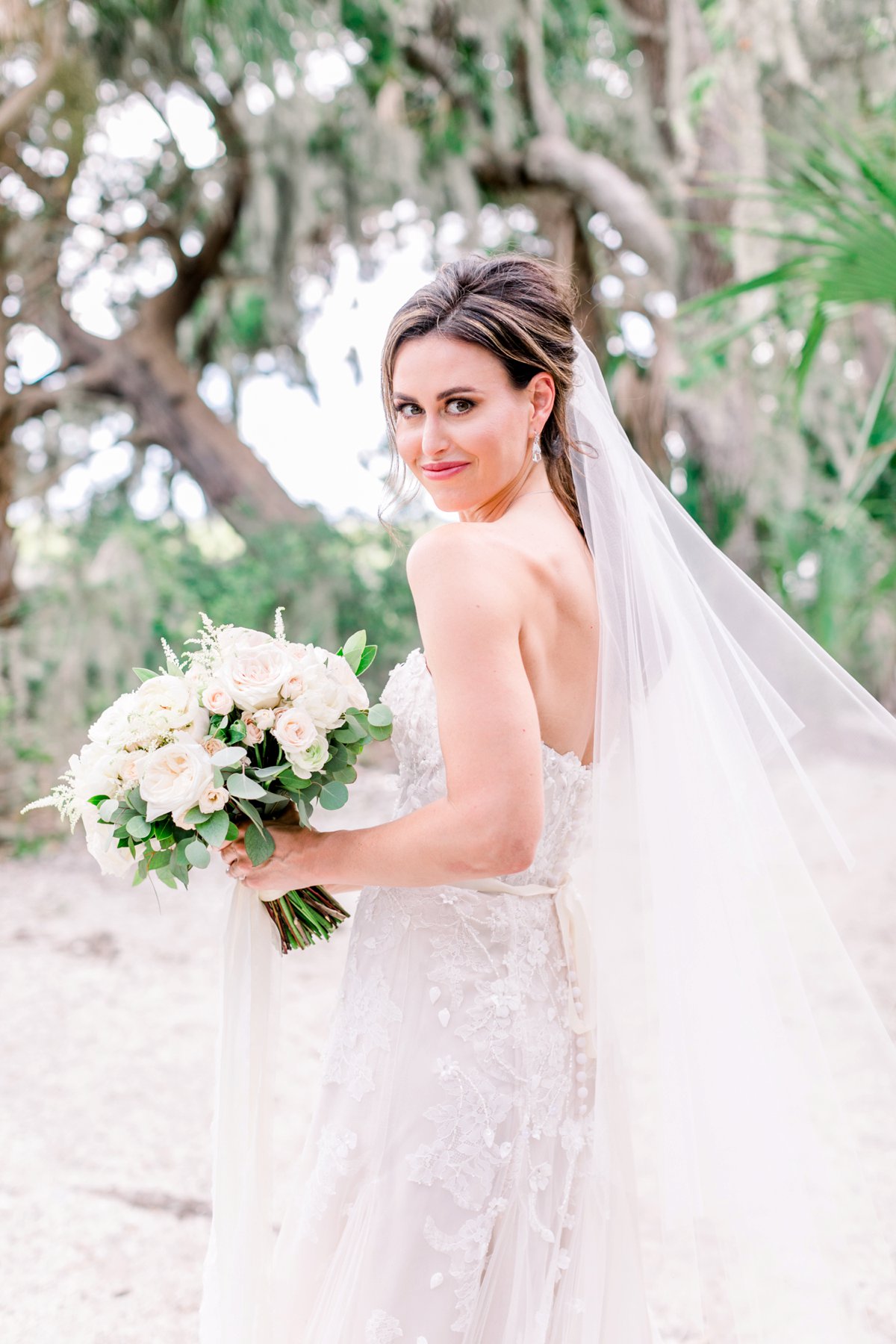 A Chic Coastal Inspired Amelia Island Wedding via TheELD.com