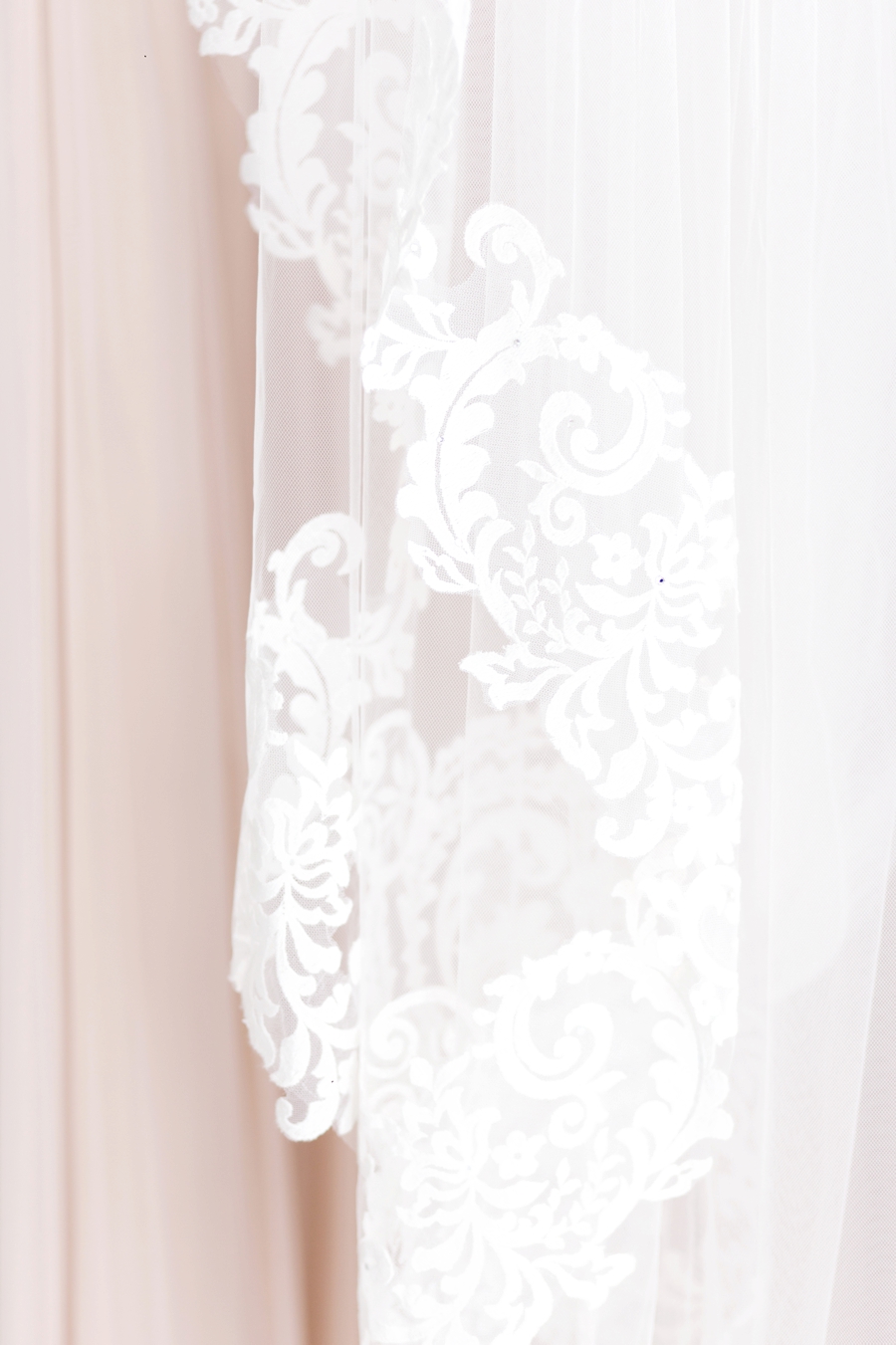 Blush & White Luxe Miami Wedding via TheELD.com