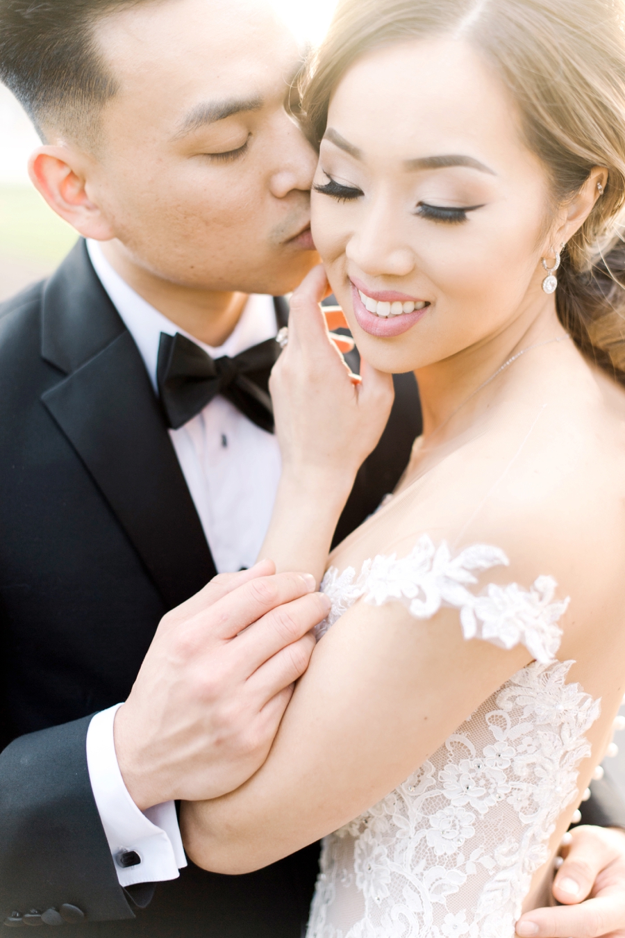 Blush & White Luxe Miami Wedding via TheELD.com