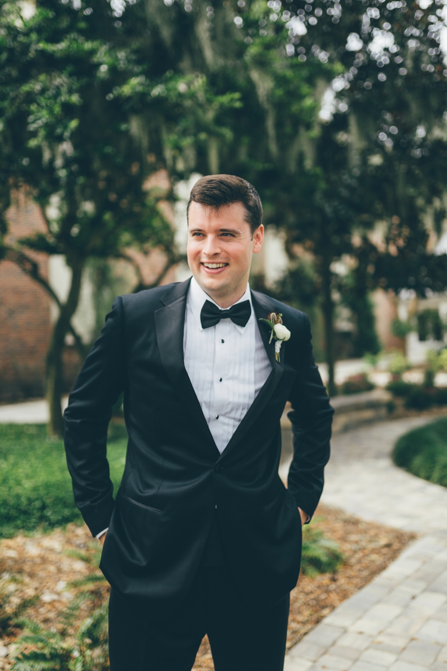 Romantic Blush & White Central Florida Wedding via TheELD.com