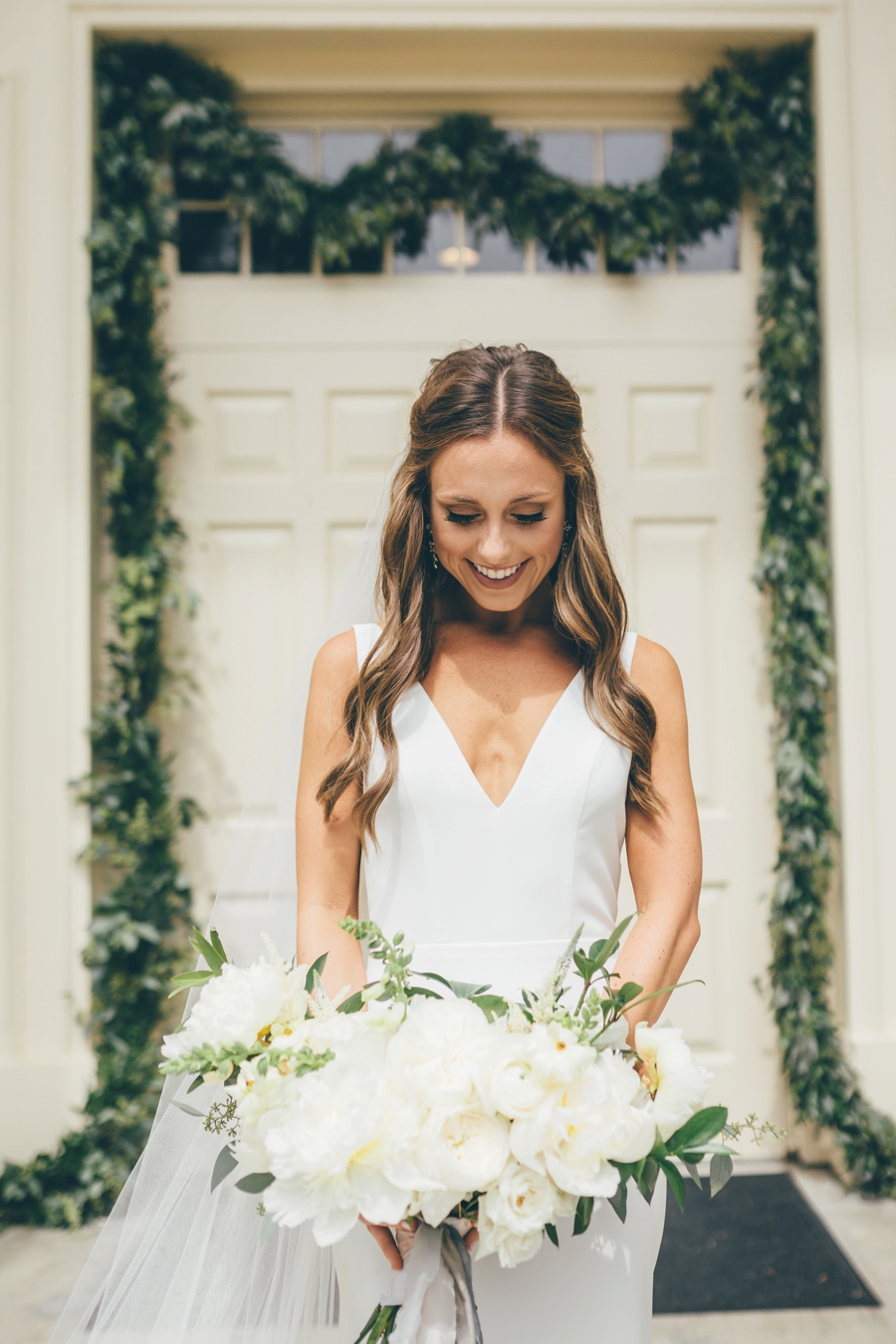 Romantic Blush & White Central Florida Wedding via TheELD.com